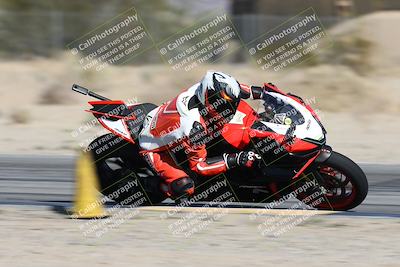 media/Dec-01-2025-Moto Forza (Mon) [[2daa91e15f]]/2-Intermediate Group/Session 3 (Turn 7 Inside Pans)/